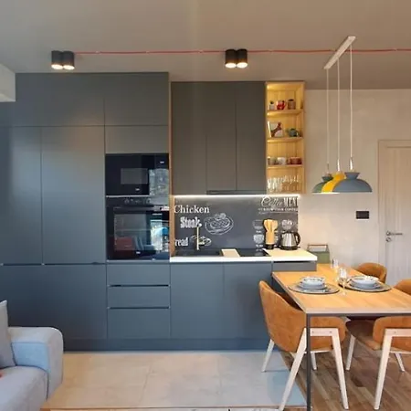 Stylish One Bedroom *