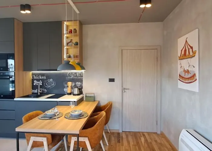 Stylish One Bedroom *