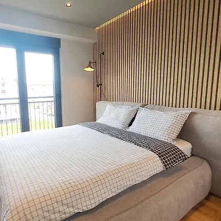 Stylish One Bedroom Подгориця