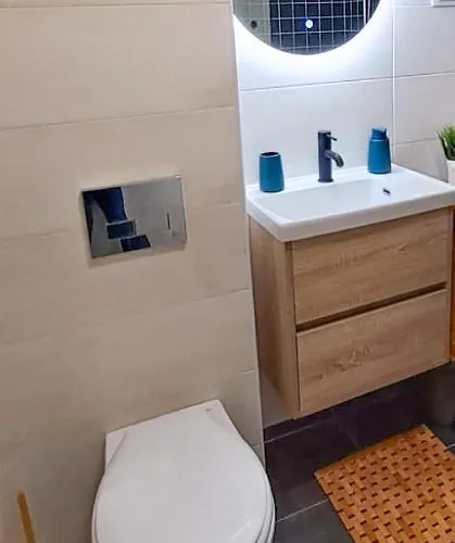 Stylish One Bedroom *